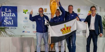 Miembros del equipo Diabolic durante la entrega de trofeos. Foto: Ruta de la Sal / Torveo