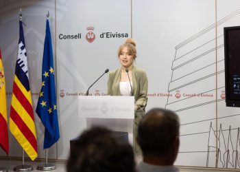 Helher Escribano, directora del festival Ibicine, durante la presentación de la semana de clausura. Foto: Clara Sarría