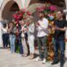 Miembros del Ayuntamiento de Santa Eulària aplauden tras el minuto de silencio.