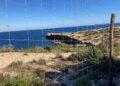 El Ayuntamiento paraliza el vallado de Cala Roja y cap Martinet solo por altura, pero lo permite. Foto: Noudiari