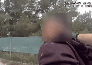 Una captura del vídeo en la que aparece el hombre detenido. Policía Local de Sant Josep.