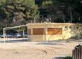 Kiosko Hollywood en Cala Llonga, que también será demolido y permanece cerrado esta temporada. Foto cedido