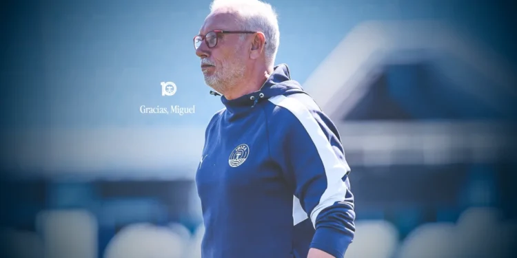 "Gracias, Miguel", dice el mensaje en la imagen de despedida al entrenador de la UD Ibiza hoy en sus redes oficiales.