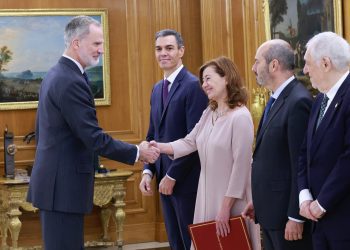 © Casa de S.M. el Rey
Su Majestad el Rey recibe el saludo de la presidenta del Congreso de los Diputados, Francina Armengol hoy en la Zarzuela.