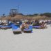 Turistes a les gandules de la platja des Arenals. 7bts