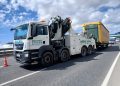 El incidente produjo dos horas de retenciones hasta que Grúas Ibiza pudo llevarse el tráiler.