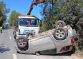 Grúas Ibiza ha retirado el coche volcado hoy en la carretera de Benirràs.