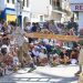 Actuación de calle durante el Festival Barruguet 2025.