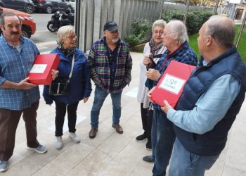 Un grupo de miembros de la asociación, ahora constituida, en una imagen de la entrega de firmas ante el Consell para exigir medidas urgentes por el agua en Ibiza, en 2024.