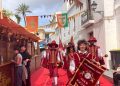Una banda musical hace ronda de calle en Dalt Vila, en la edición de este año 2026. Foto: Noudiari
