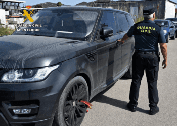 Sobre el vehículo robado pesaba un requerimiento internacional de Interpol. Imagen: Guardia Civil