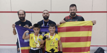 En la imagen, en la parte inferior derecha, Matías Fernández junto a los seleccionadores baleares y su director general.