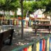 Con el culo al aire en un parque infantil de Ibiza.