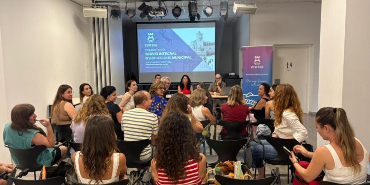 El SIAM se ha presentado en el centro juvenil de Ibiza C19.