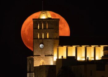 Imagen de la luna llena de ayer. Foto: Paco Natera
