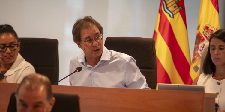 Salvador Losa, durante su intervención en el pleno.