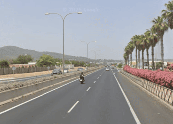 Tramo de la carretera de Sant Antoni que discurre frente al Hipercentro.