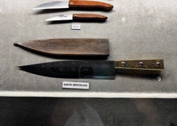 El cuchillo que se exhibe en el museo es una cutxilla ibicenca fabricada en 2013 por el artesano Joan Bonet, conocido como "Frareta", en su taller de Santa Gertrudis.  Foto B. C. cedida a Noudiari.