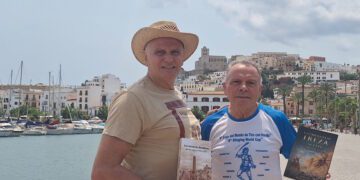 Pep Ribas (iz. Jasa) y Ramon Mayol (der.) de Melqart, han firmado este nuevo acuerdo.
