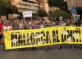 Imagen de la cabeza de la manifestación de ayer en Palma de la plataforma MENYS TURISME MÉS VIDA, organizadora de la marcha
@menysturisme