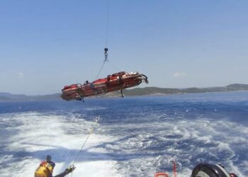 El hombre tuvo que ser rescatado y trasladado en helicóptero hasta el hospital Can Misses. Imagen Bombers d'Eivissa