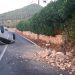 Imagen del vehículo volcado con las cuatro ruedas hacia arriba