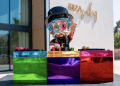 La escultura de Alec Monopoly en Ibiza Gallery