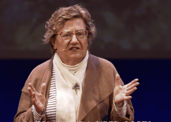 Antònia Cirer es una de las mayores expertas en lagartijas ibicencas y ha estallado ante su inminente desaparición. Imagen de su intervención del TEDX Talks