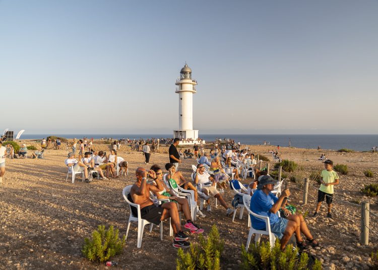 Imagen del visionado del eclipse de este verano en el Far de la Mola.