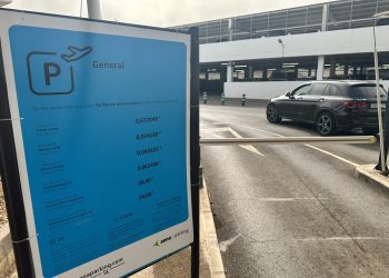 Las tarifas actuales del aeropuerto de Ibiza, que se han encarecido de manera notable este año. Foto Noudiari.es