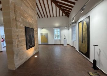 El Far de ses Coves Blanques acoge la nueva exposición de El. Rol dedicada a la sal de Ibiza.