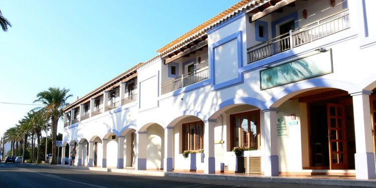 El hostal restaurante La Savina ha sido uno de los más afectados junto con otros de la avenida Mediterrània de Formentera.