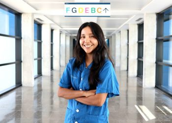 María de los Ángeles Antelo, especialista en traumatología y cirugía ortopédica del Área de Salud