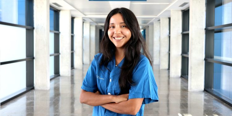 María de los Ángeles Antelo, especialista en traumatología y cirugía ortopédica del Área de Salud
