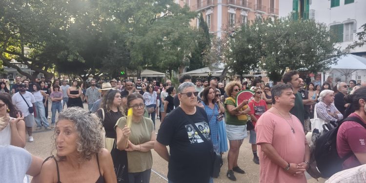 La crisis de la vivienda y el caso Mari Carmen ha encendido la mecha de la huelga general,. Foto C. Marí