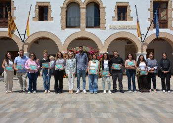 Imagen de algunos de los jóvenes que han recibido ayudas municipales en Santa Eulària