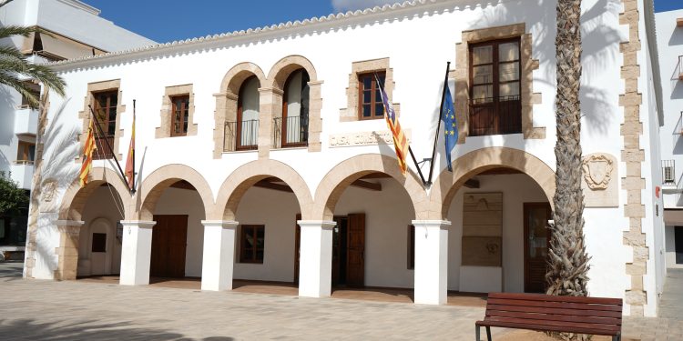 Ayuntamiento de Santa Eulària.