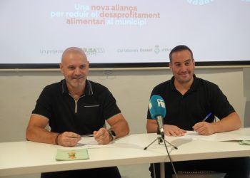 El regidor de Medio Ambiente y Limpieza, Jordi Grivé, junto a Vicente Bufí, vicepresidente del Grupo Herbusa.