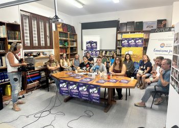 Un momento de la rueda de prensa encabezada por AJE sobre la convocatoria de manifestación contra la ampliación del aeropuerto de Ibiza. Foto Noudiari.es