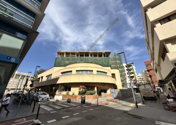 Fachada de Can Ventosa, inmersa en obras de ampliación. Foto Noudiari.es