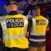Un agente de la Policía Local de Ibiza y un inspector del Consell de Ibiza durante las labores de control el pasado fin de semana.