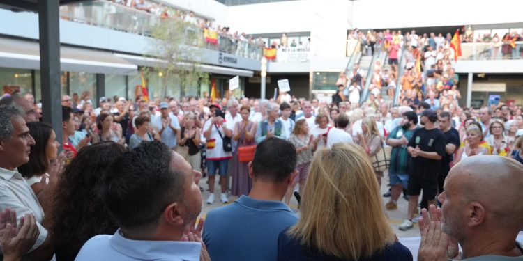 Imagen de la concentración en Ibiza, donde Rafael Triguero leyó el manifiesto. Foto: Ayto. Ibiza