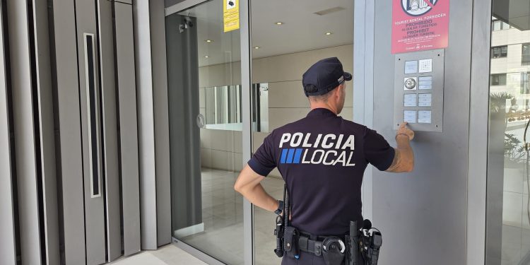La Policía Local de Ibiza trabaja conjuntamente con el Consell de Ibiza en las inspecciones de alquiler turístico.