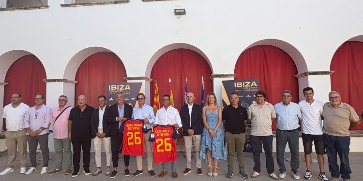 Imagen de la presentación del partido del próximo 6 de octubre. Foto: Ayto. Ibiza