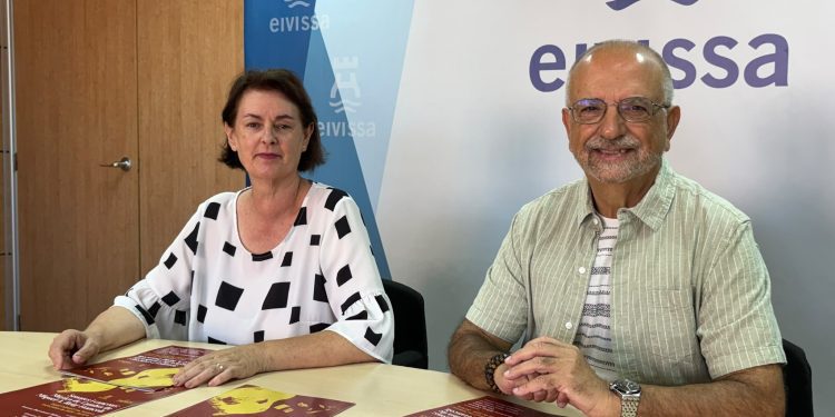 Carmen Domínguez y Roig-Francolí, en la presentación del concierto.