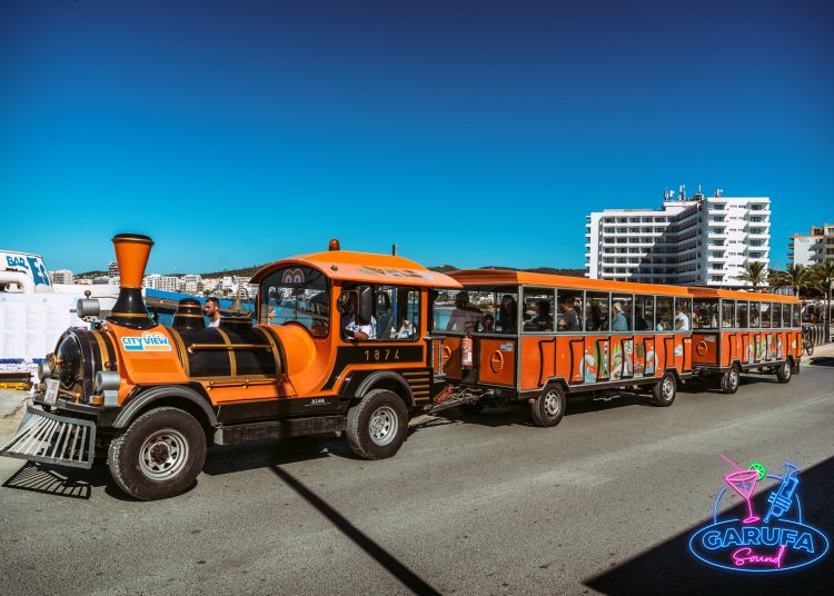 El famoso tren de Cala de Bou volverá a circular por el barrio al ritmo de rock este 10 de octubre.