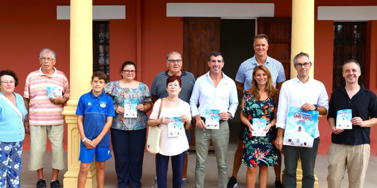Imagen de la presentación del programa de fiestas hoy en Sant Rafel con vecinos y representantes de las asociaciones del pueblo. Imagen: Ayto. Sant Antoni