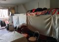 Imagen de las literas hacinadas en pequeñas habitaciones de los pisos inspeccionados. Imagen: Ayto. Sant Antoni