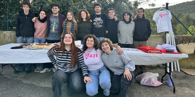 Imagen de algunos de los integrantes de la asociación Joves d'Eivissa