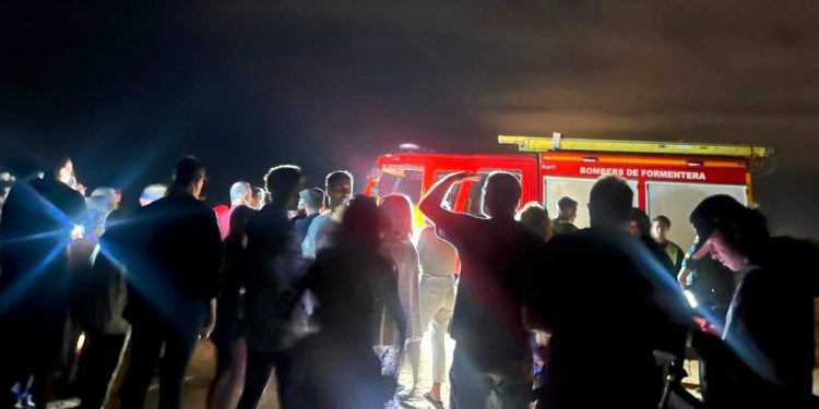 Numerosos voluntarios se sumaron al operativo de búsqueda. Foto: Ràdio Illa.